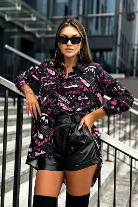 Camicia lunga oversize ampia e comoda nera con diverse scritte rosa magenta e viola