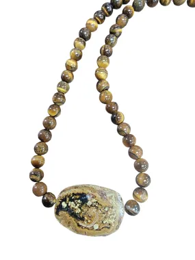 Focal Center Agate Pendant Necklace with Tiger Eye Gemstones