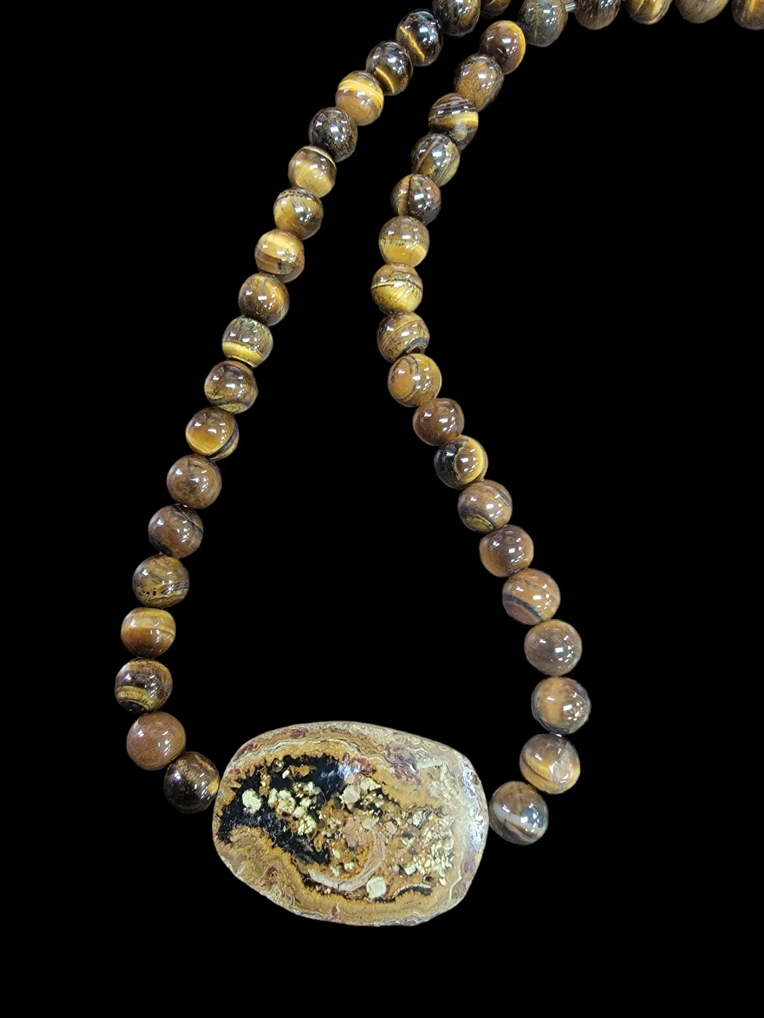 Focal Center Agate Pendant Necklace with Tiger Eye Gemstones